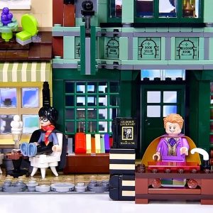 Lego Diagon Alley (is huuuuuge)! Building Flourish & Blotts and Florean Fortescue's Icecream Parlour