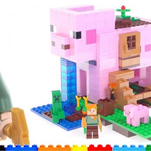 Fun, simple, silly set: LEGO Minecraft The Pig House review! 21170