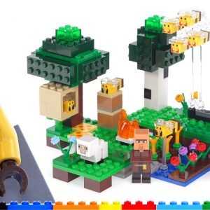 LEGO Minecraft The Bee Farm 21165 review! What’s that buzzing sound?