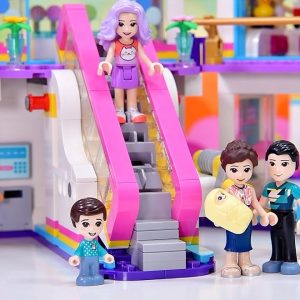 Heartlake City has a brand spankin' new mall! Lego Friends Build & Review