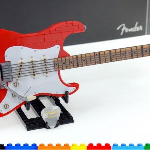 Fender Stratocaster brick-built display model review! (the Mega Construx one 👀)