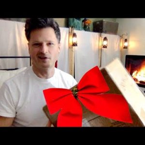MERRY CHRISTMAS FUN FROM BRIAN & VERONICA PARCEL UNBOXING