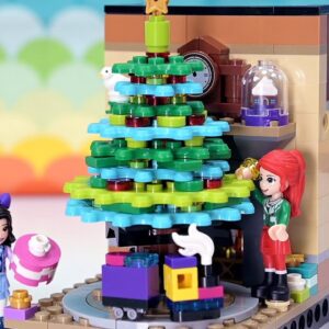 A Lego Christmas tree that spins! It's blinking adorable! 🎄🎁